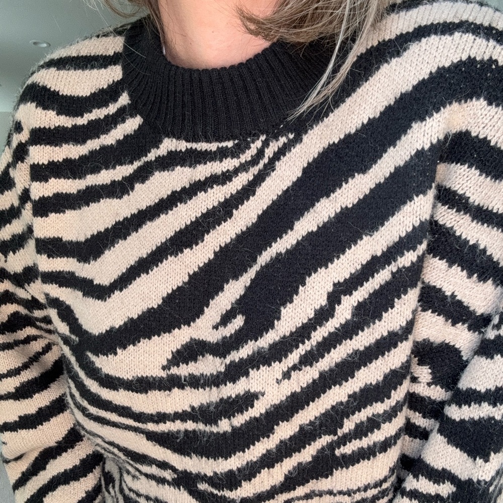 Sanctuary Animal-Print Sweater Size Medium - Picture 3 of 8